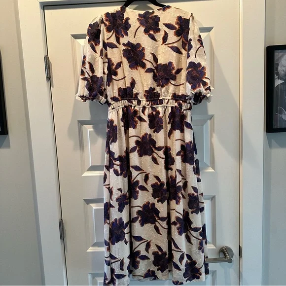 Draper James Stretchy Floral Dress WITH POCKETS - Picture 2 of 7